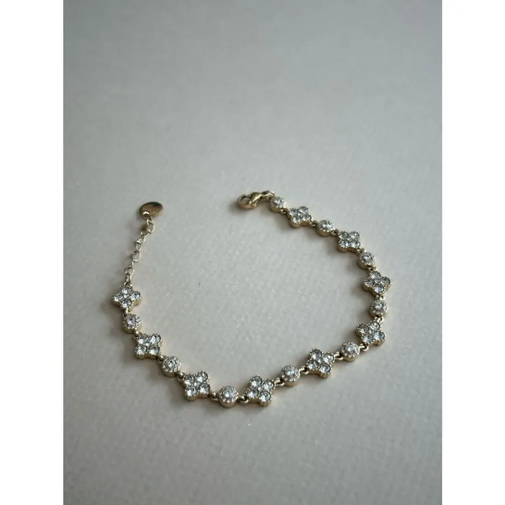 Diamond flower bracelet S1349